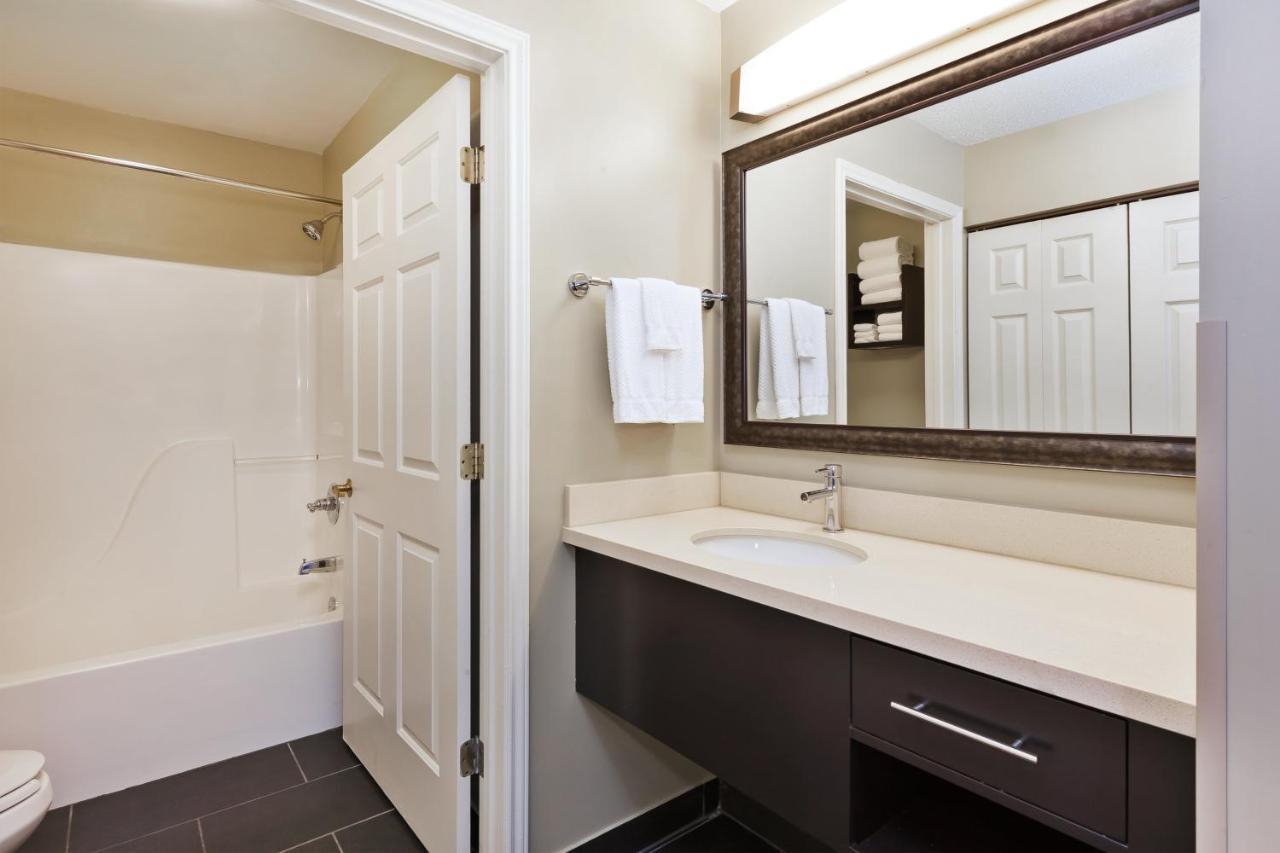 Staybridge Suites Detroit-Utica By Ihg Esterno foto