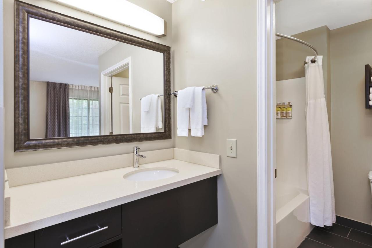Staybridge Suites Detroit-Utica By Ihg Esterno foto
